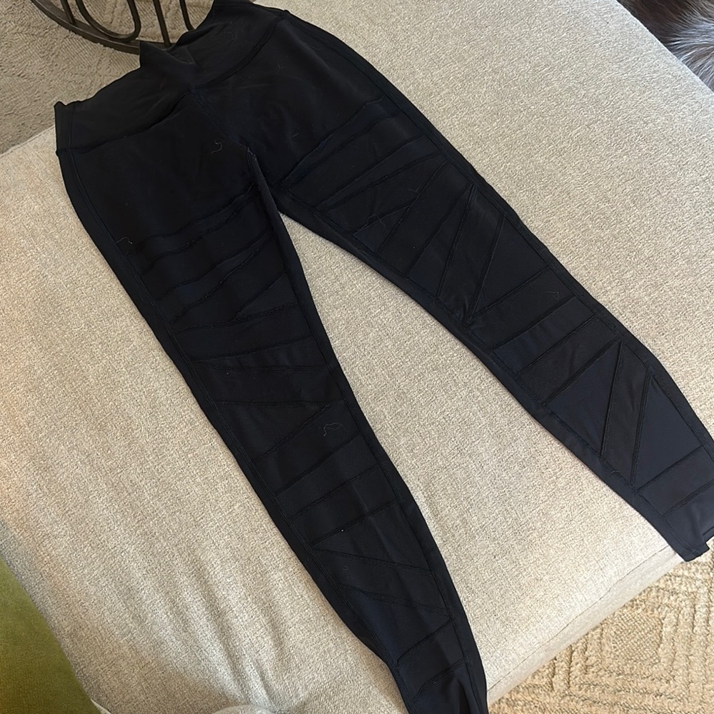 Black Leggings with Zig Zag Textured Design